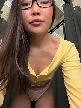 AdriaNochi Adlı Modelin Canlı XXX Sohbeti