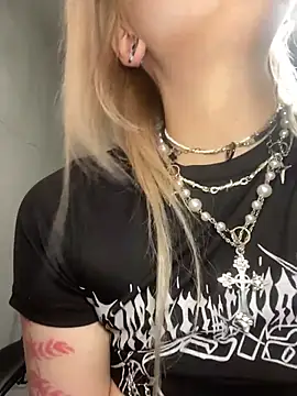 DriveThruCiri's Webcam Show