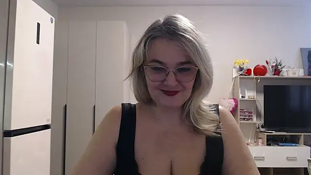 EleanoraDream's Live XXX Chat