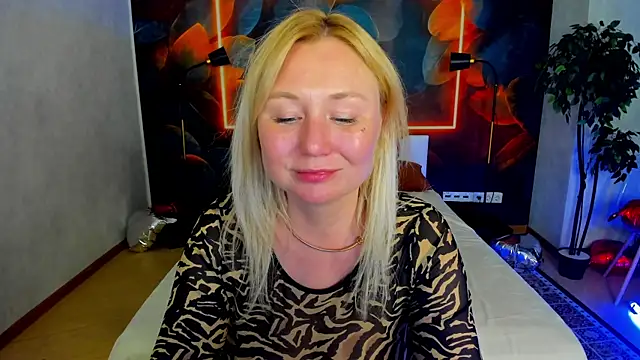 scent__of_woman's Live XXX Chat
