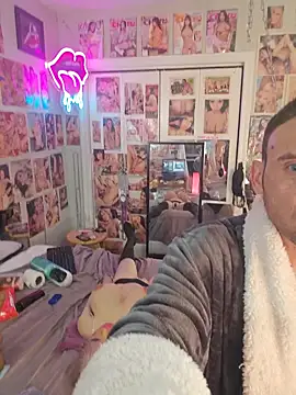 luvs2cumm69のライブXXXチャット