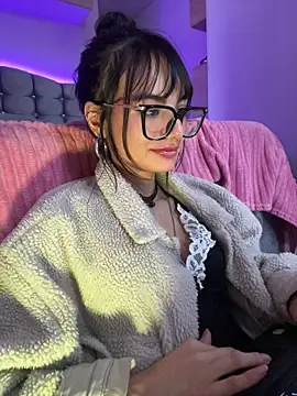 _Lucycherry Adlı Modelin Canlı XXX Sohbeti