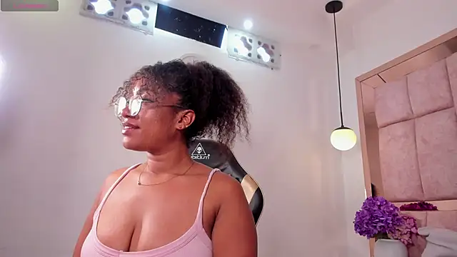 Chatroom XXX en direct de mia_rouxx1