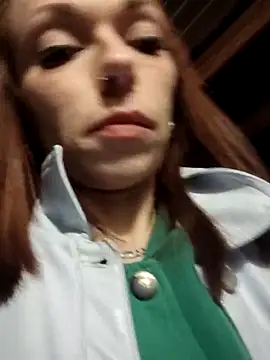 Genevieve143 élő XXX-chatje