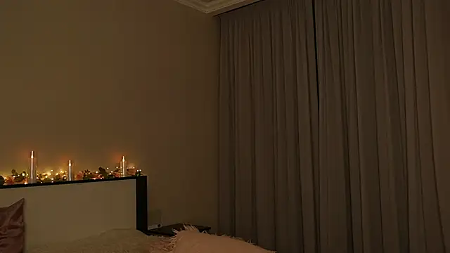 Онлайн чат XXX Undertheskin