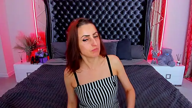 Rebecca_Diamond 现场XXX聊天