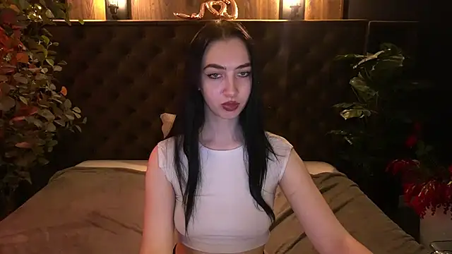 WildKittenX_ élő XXX-chatje