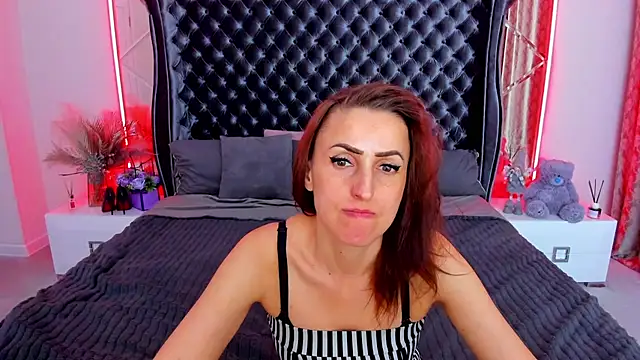 دردشة Rebecca_Diamond الجنسية المباشرة