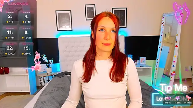 KiraNeeww live XXX chat