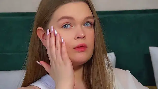 CrystalLyons live XXX chat