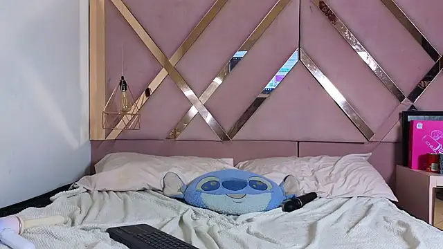 Sophia_moo_ élő XXX-chatje