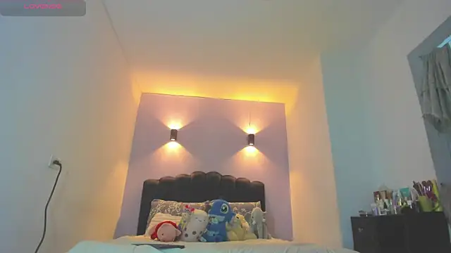 Sofia_Clauss_のライブXXXチャット