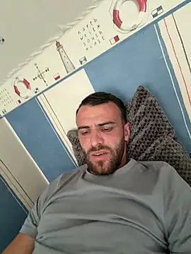 sexyman1936: διαδικτυακό σόου στην κάμερα
