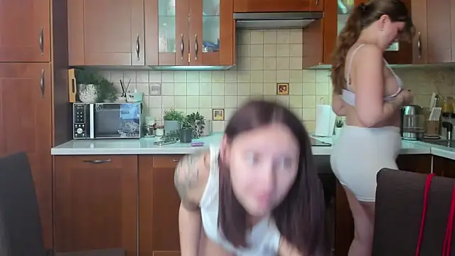 HotCaramellsTV's Live XXX Chat