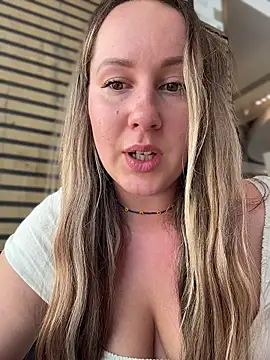 Mona_Plus Chat XXX live