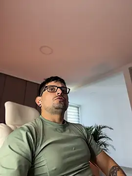 TroyeSavage Webcam show