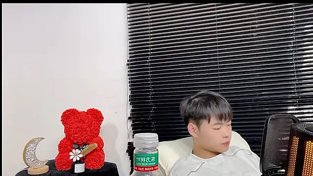GUCCI-BOY1314 Show Webcam