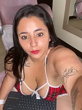 Онлайн чат XXX Lolagolden1