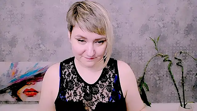 Djullia Live XXX-chat