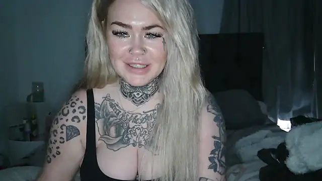 Skyenoirx's Webcam Show