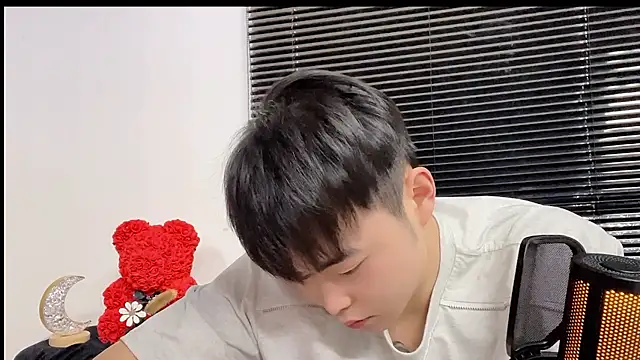 GUCCI-BOY1314 在線直播表演
