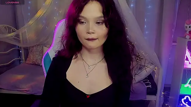 EmilyChavesのライブXXXチャット