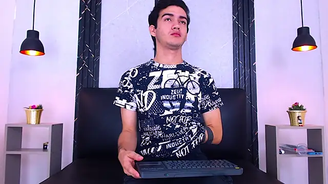 Feiccer_Castquer – webcam-show