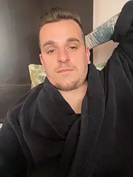 Huge_cock22cmn Webbikameraesitys