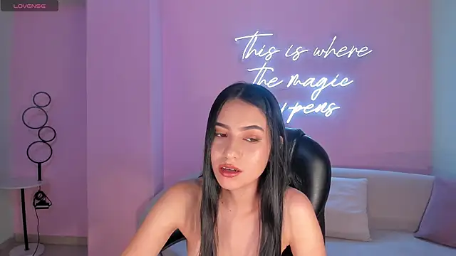 Chat XXX en directo de LucieMartin