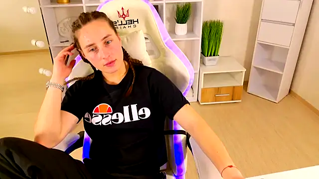 NadinnL Chat XXX live