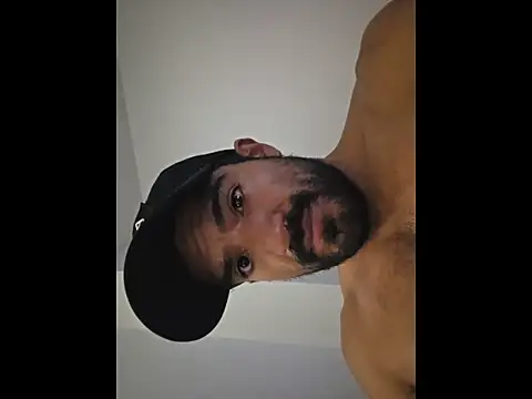 piggylatino's Webcam Show