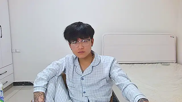 KK-cuteboy Show Webcam