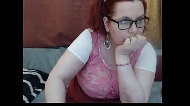 PlayfullMature Live XXX-chat