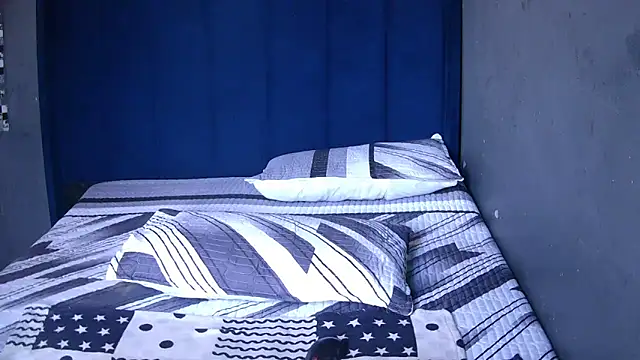 FREAKBARBIE02 即時 XXX 聊天