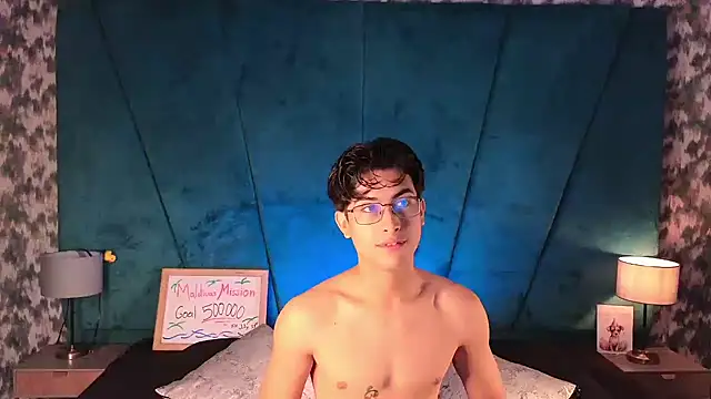 Aaron_Ezeのウェブカメラショー