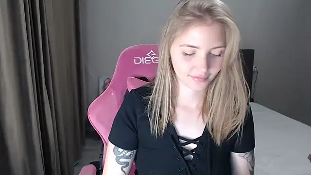 Candy-Love2's Live XXX Chat