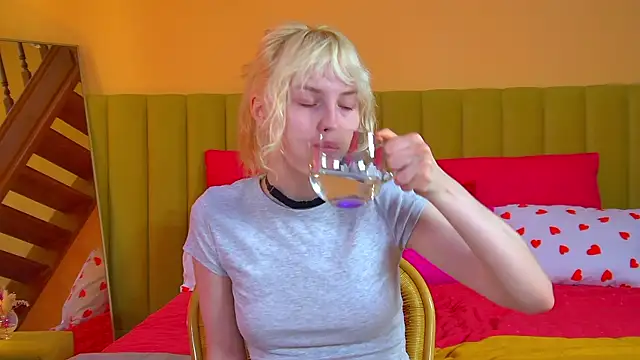 HannahHollis élő XXX-chatje