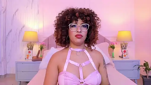 MadelaineJones 现场XXX聊天