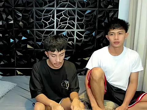 Urloverhardcock 网络视讯表演