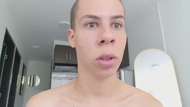 grey___27 Show Webcam