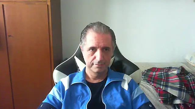 lliuk70mi 网络视讯表演