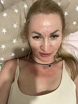 kira_saning's Live XXX Chat