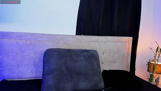 Stormi_Canniggia Chat XXX in diretta