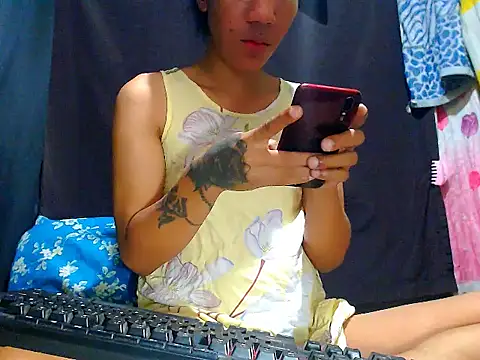 AwesomeMistress_Bigcock Webcamshow
