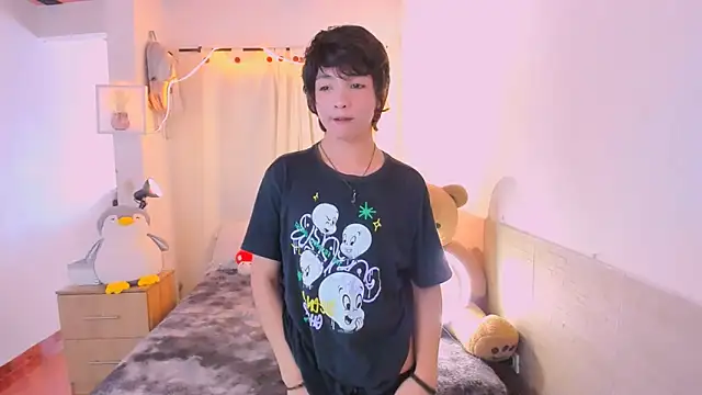Sweet_Allan Show in webcam