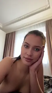 Živý XXX chat KikiWatson