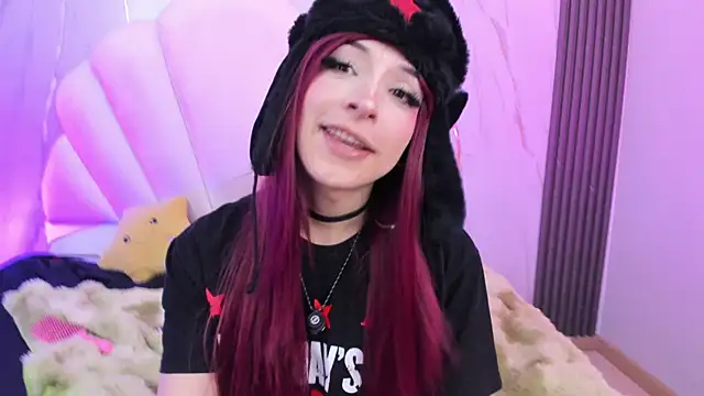Chatroom XXX en direct de AliiceWonderland_
