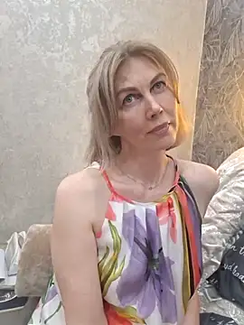stellahere8's Live XXX Chat
