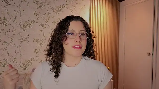 دردشة Charlotte__Miller الجنسية المباشرة