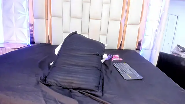 Sarah_Adamss Chat XXX live